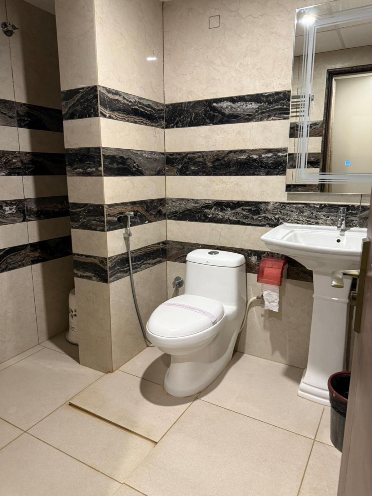 Hotel Lg Suites Bengaluru Kültér fotó